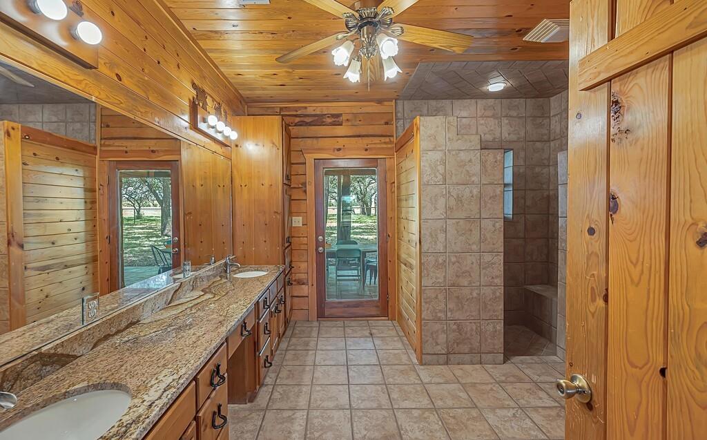8606 Fm 219 Property Photo 17