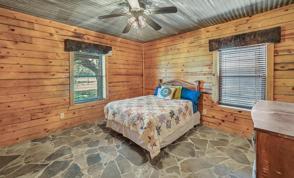 8606 Fm 219 Property Photo 21