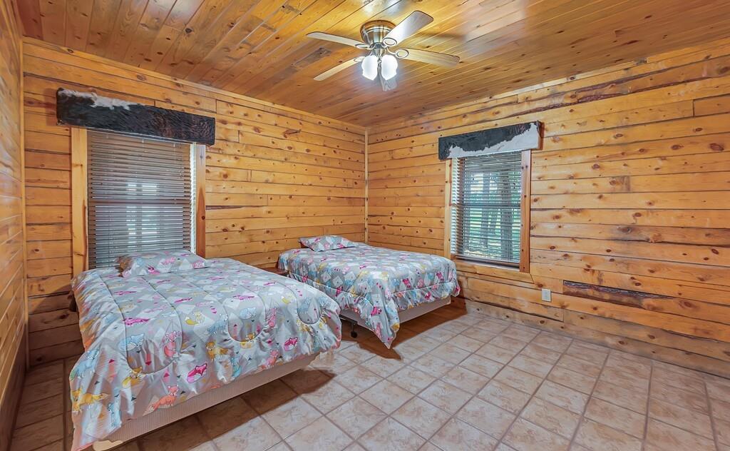 8606 Fm 219 Property Photo 23