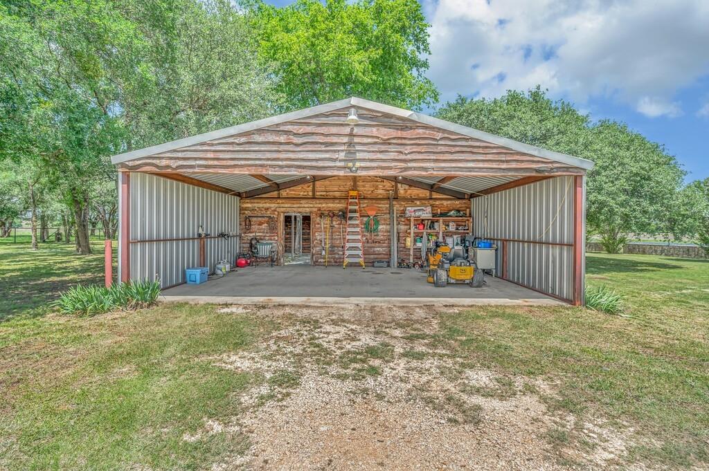 8606 Fm 219 Property Photo 32