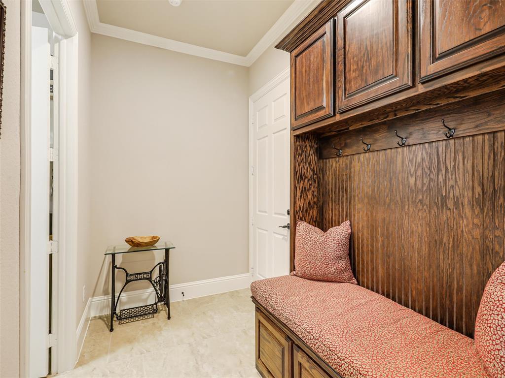 415 Lakeshore Boulevard Property Photo 27
