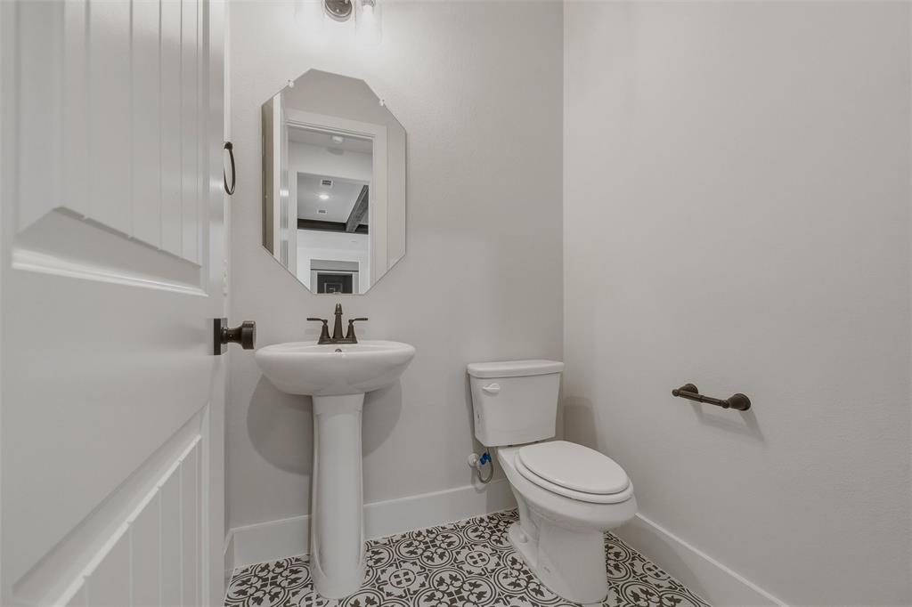 903 Perrin Lane Property Photo 29