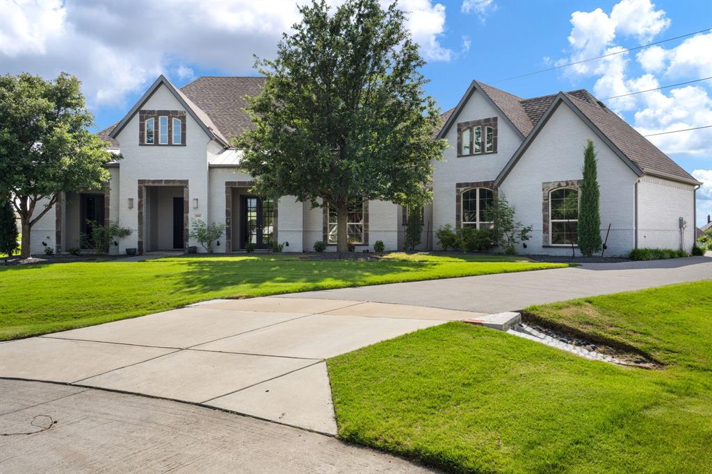 2000 Willow Bend Court Property Photo 2
