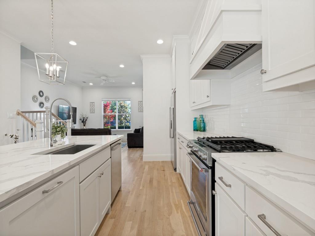 732 W 7th Street Property Photo 10