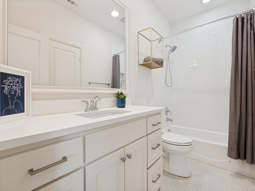 732 W 7th Street Property Photo 20