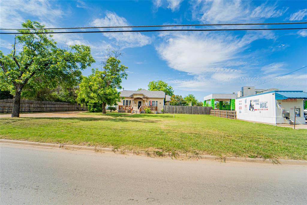 1404 W Walker Street Property Photo 3