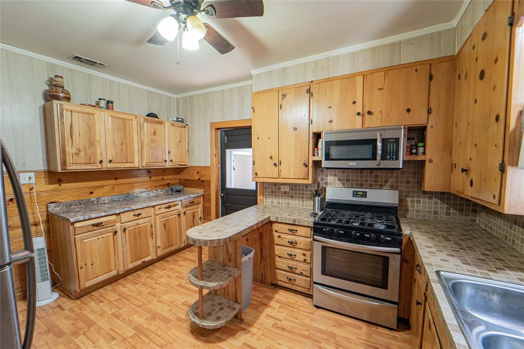1404 W Walker Street Property Photo 12