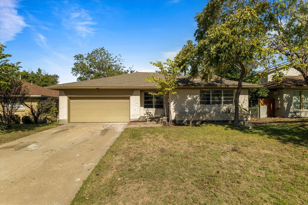 2243 Larry Drive Property Photo 1