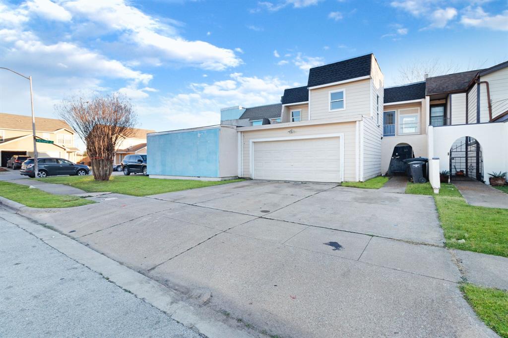 4511 Alamosa Property Photo 1