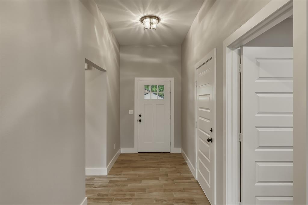 16221 Crossing Circle Property Photo 2