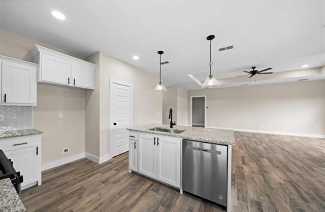 16221 Crossing Circle Property Photo 11