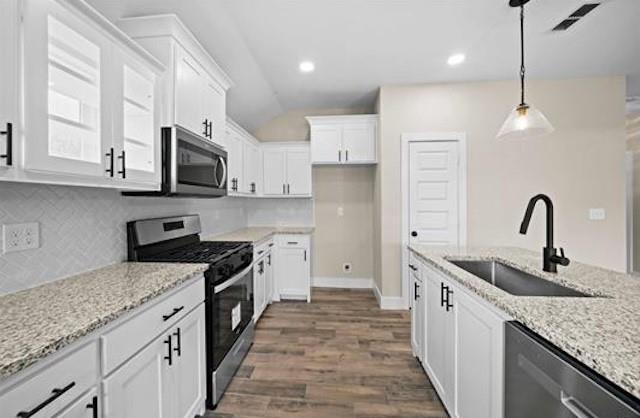 16221 Crossing Circle Property Photo 13