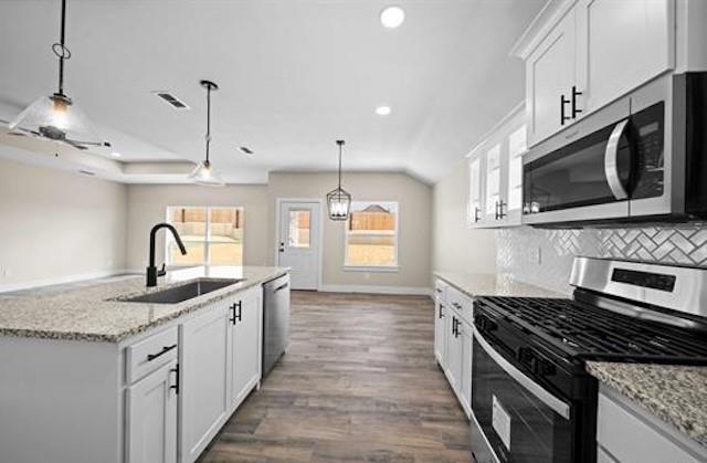 16221 Crossing Circle Property Photo 14