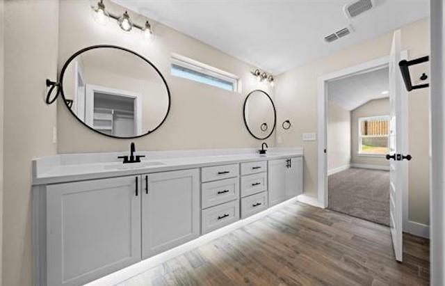 16221 Crossing Circle Property Photo 21