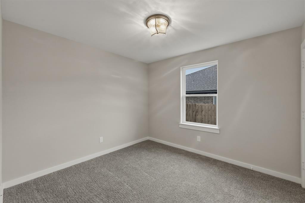 16221 Crossing Circle Property Photo 28