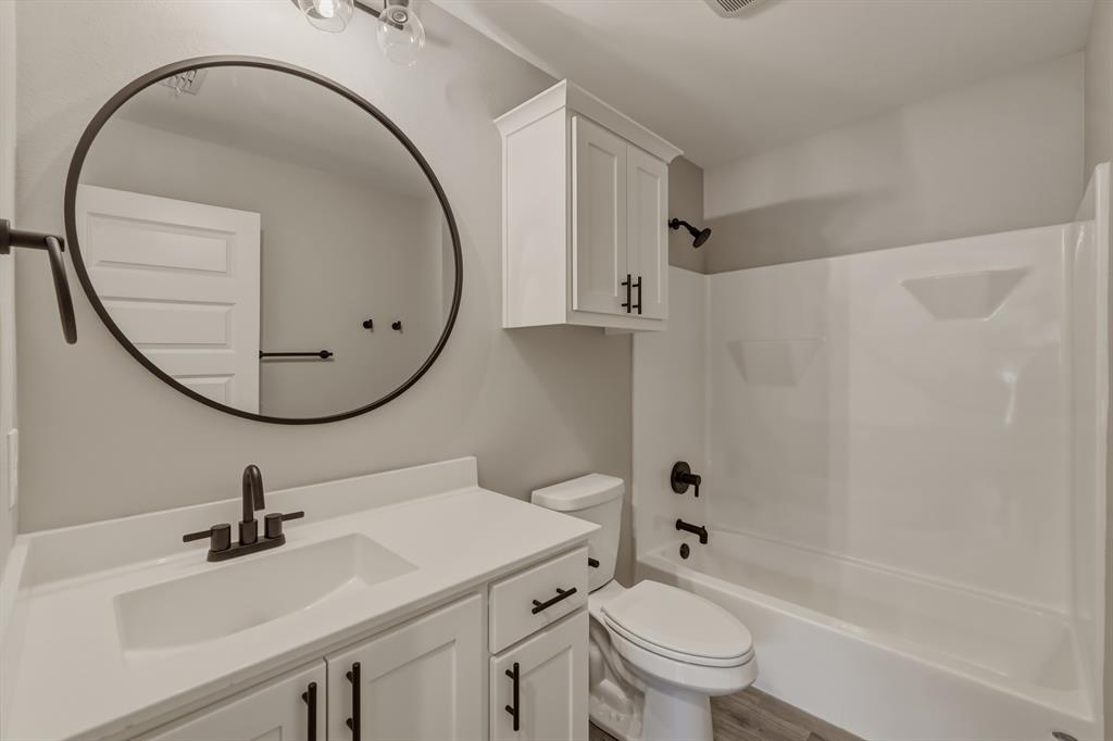 16221 Crossing Circle Property Photo 32
