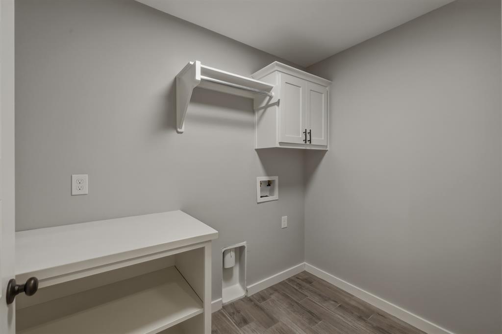 16221 Crossing Circle Property Photo 33