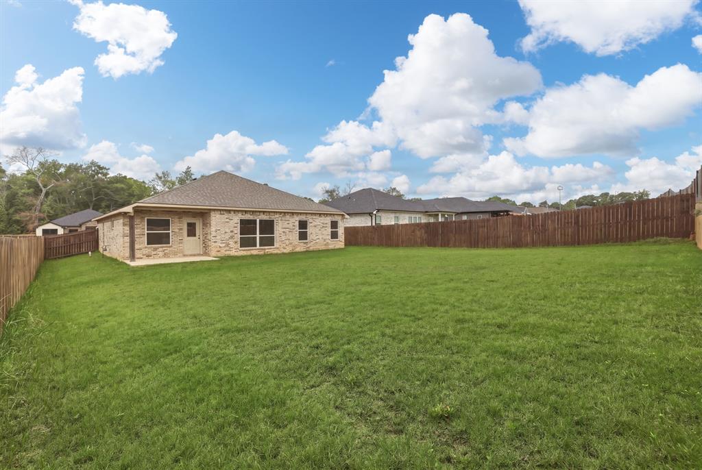 16221 Crossing Circle Property Photo 34
