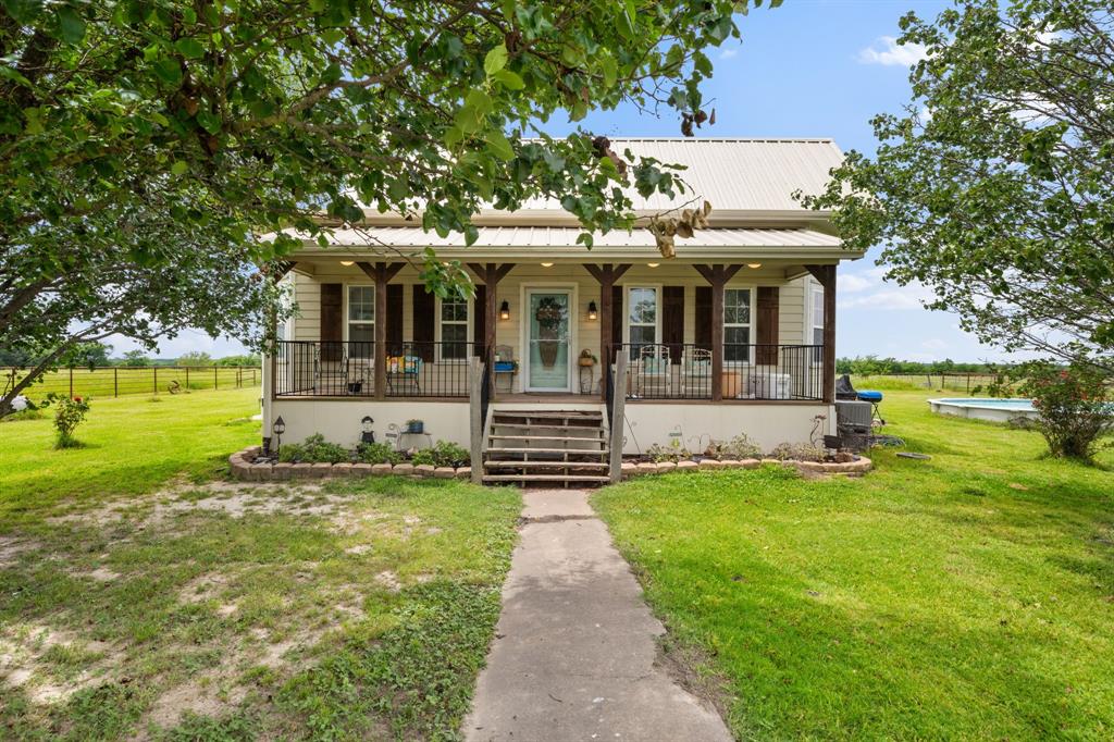 404 Fm 1566 Property Photo 1