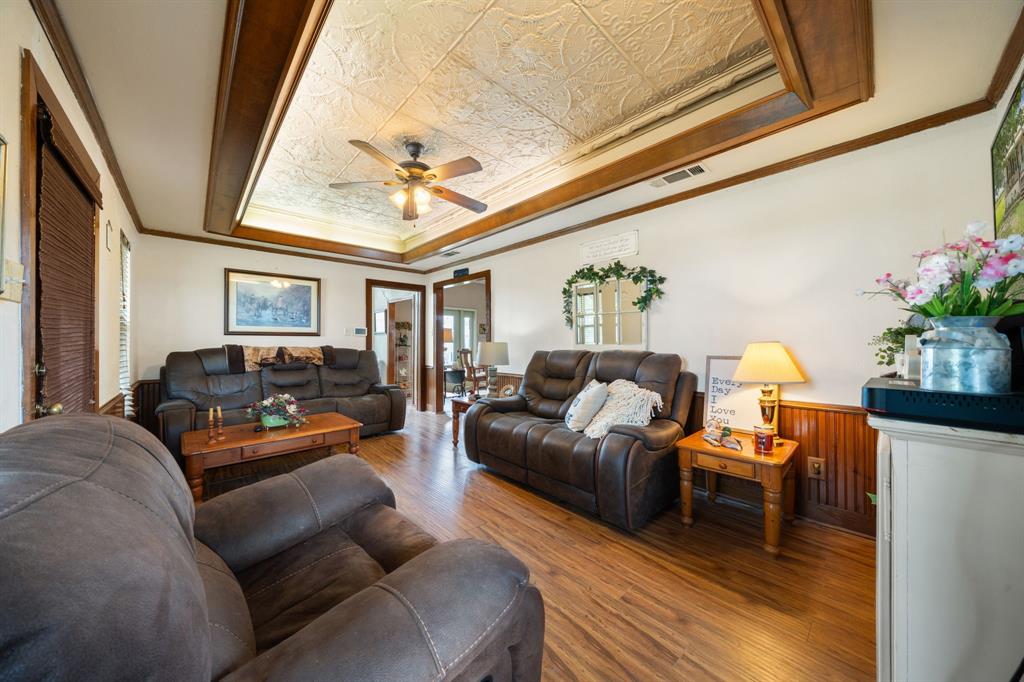 404 Fm 1566 Property Photo 4