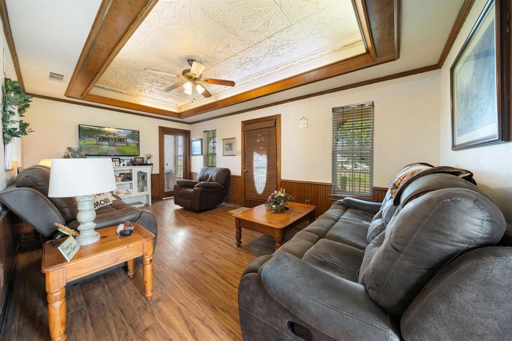 404 Fm 1566 Property Photo 5