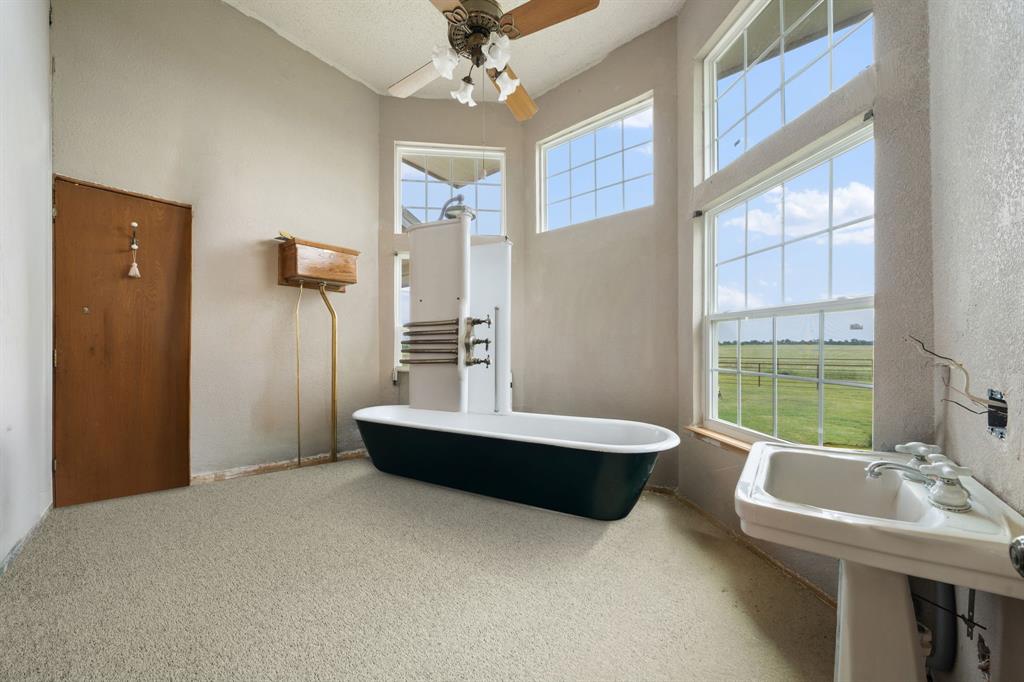 404 Fm 1566 Property Photo 6