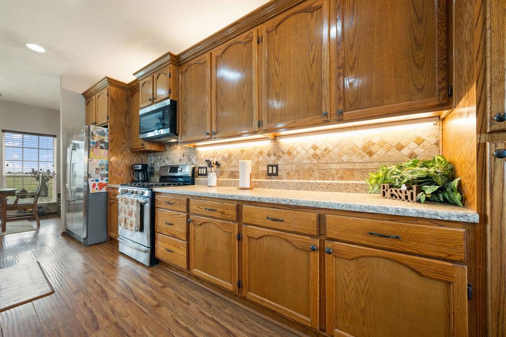 404 Fm 1566 Property Photo 12