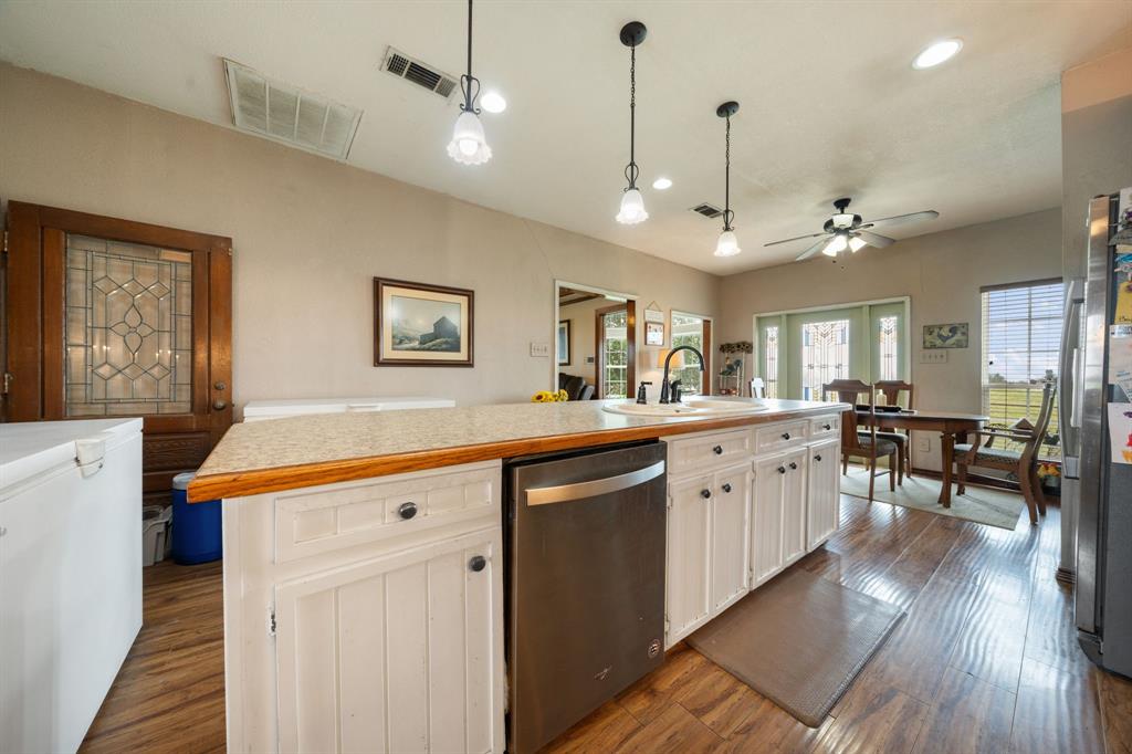 404 Fm 1566 Property Photo 13
