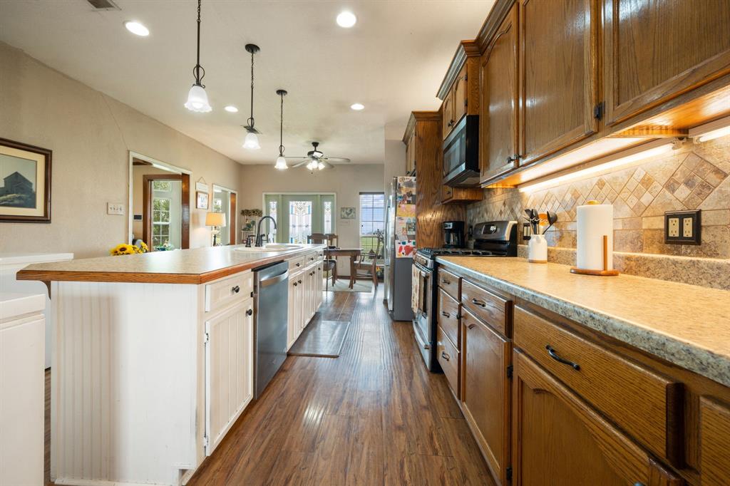 404 Fm 1566 Property Photo 14