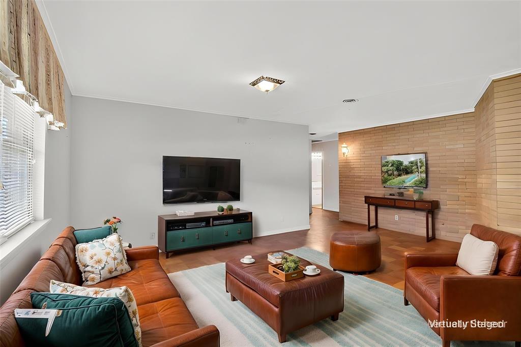 37 Lake Forest Property Photo 1