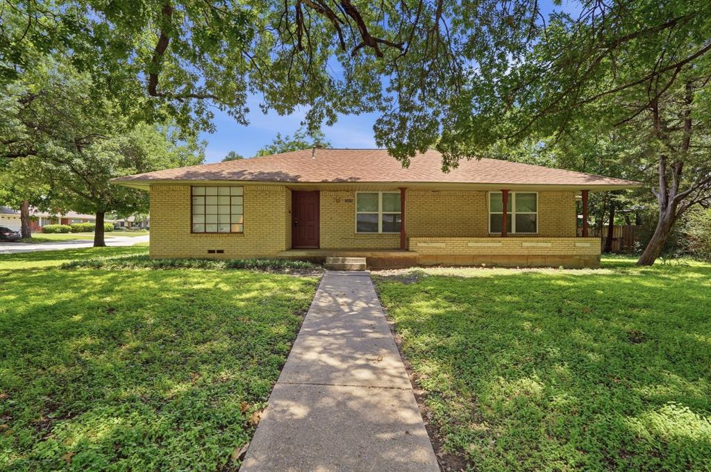 2806 E Atoll Drive Property Photo 1