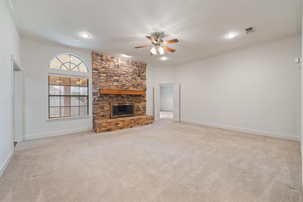413 Lincoln Oaks Drive Property Photo 5