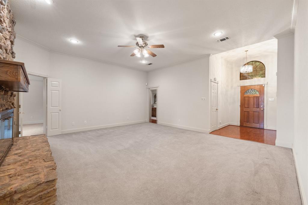 413 Lincoln Oaks Drive Property Photo 7