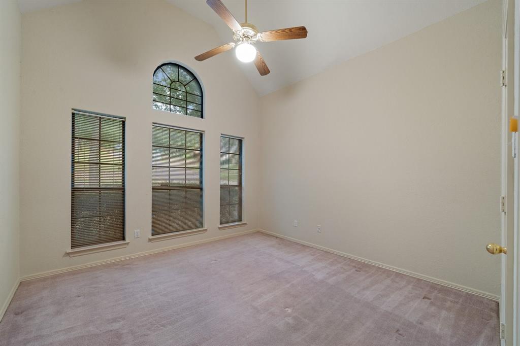 413 Lincoln Oaks Drive Property Photo 14