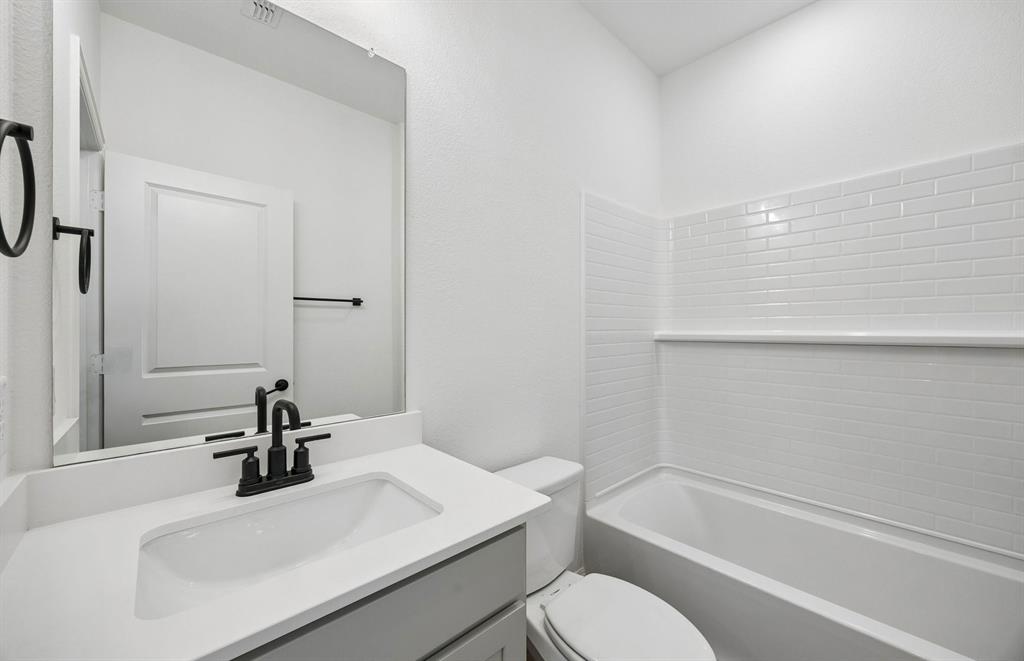 1800 Briarcrest Drive Property Photo 4