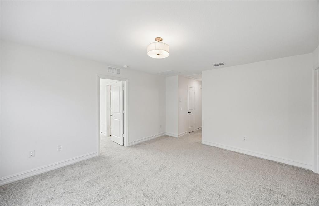 1800 Briarcrest Drive Property Photo 18