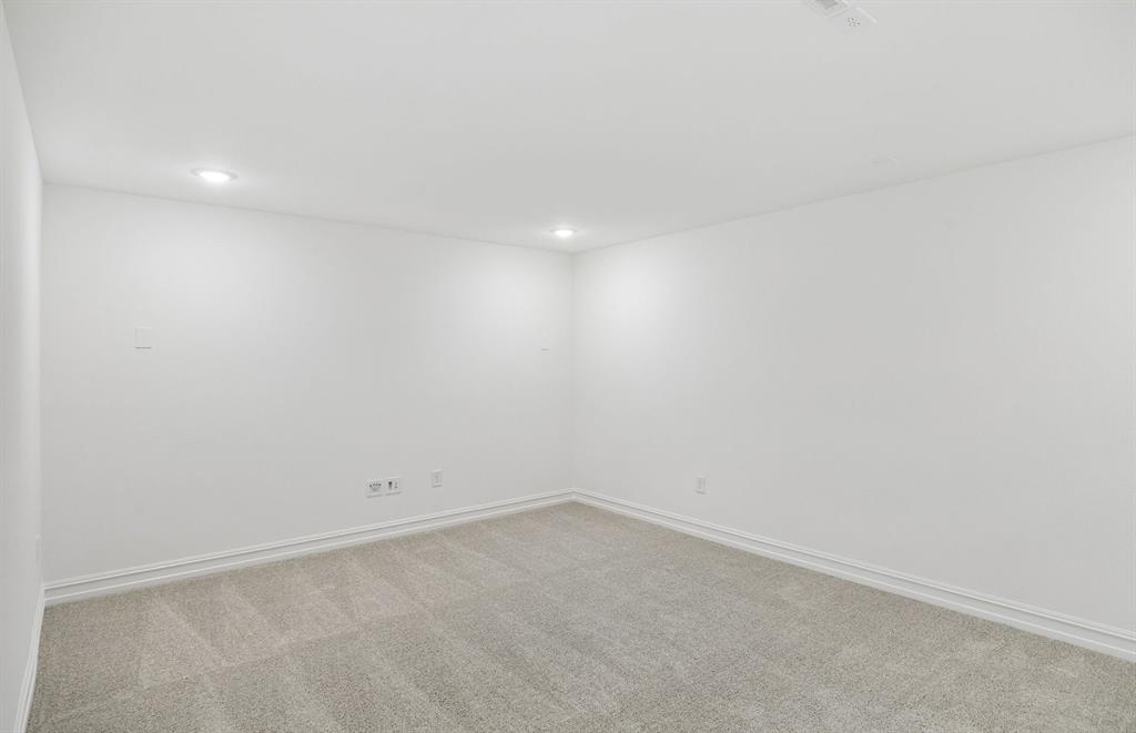1800 Briarcrest Drive Property Photo 20