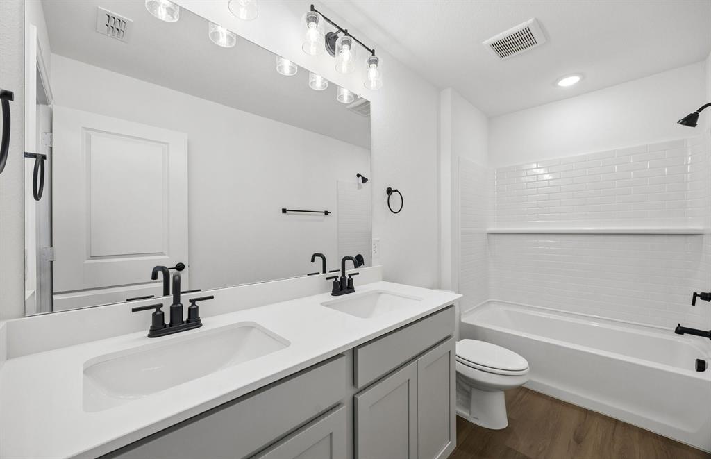 1800 Briarcrest Drive Property Photo 23