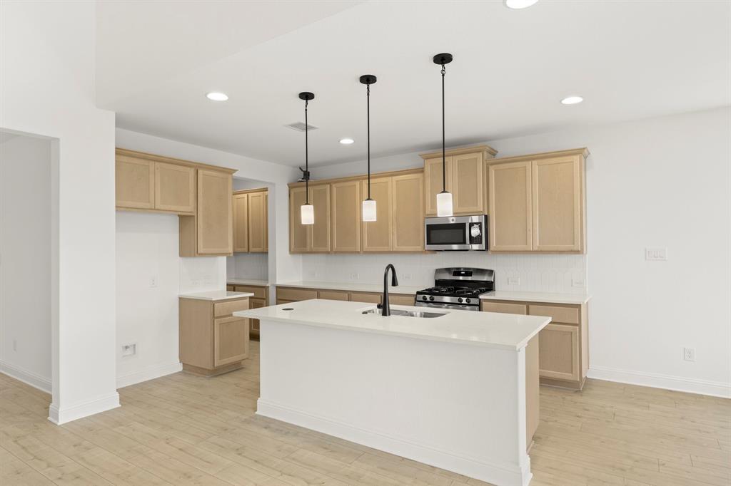 3120 Goldfinch Drive Property Photo 3