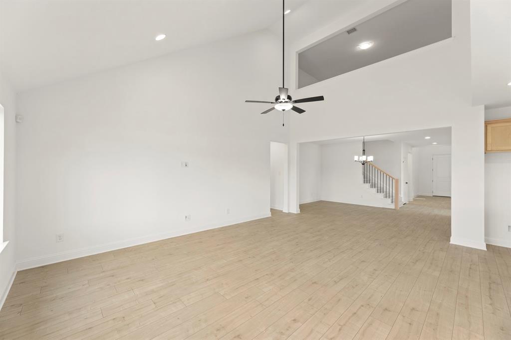3120 Goldfinch Drive Property Photo 7