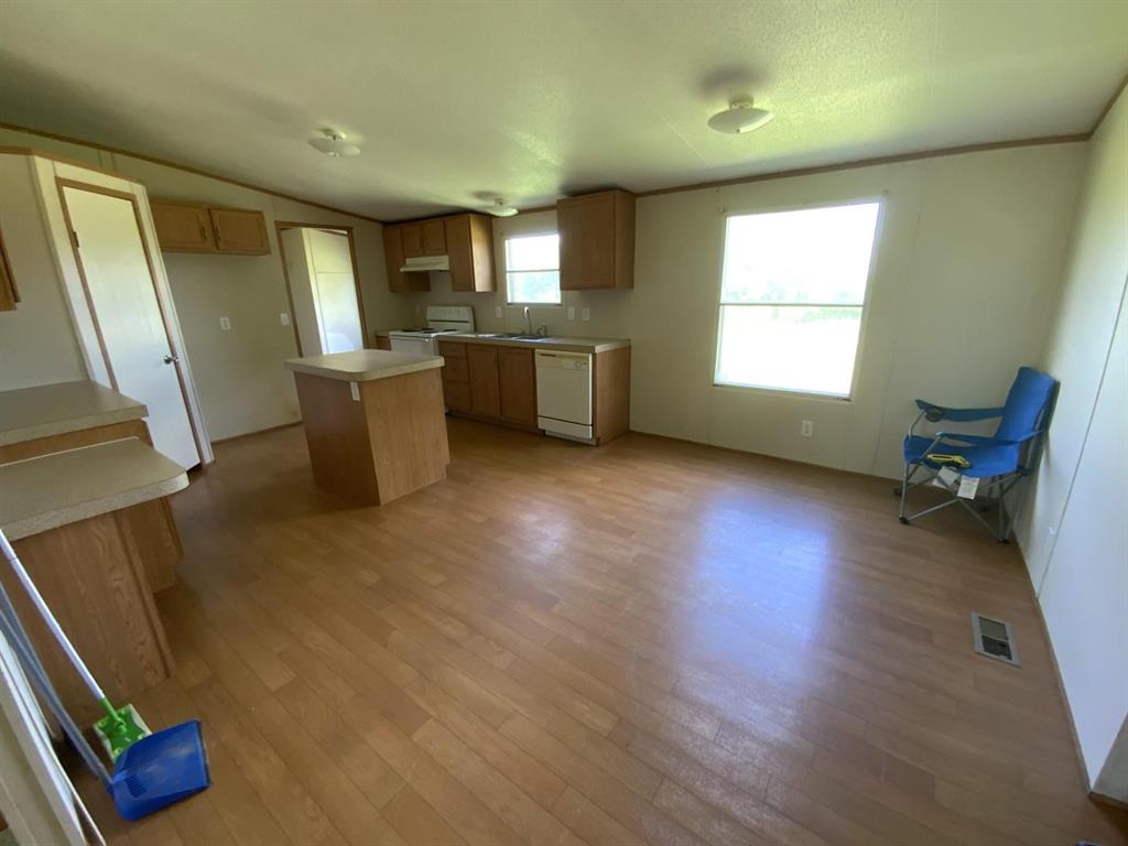 929 Neighbors Corner Road Property Photo 8