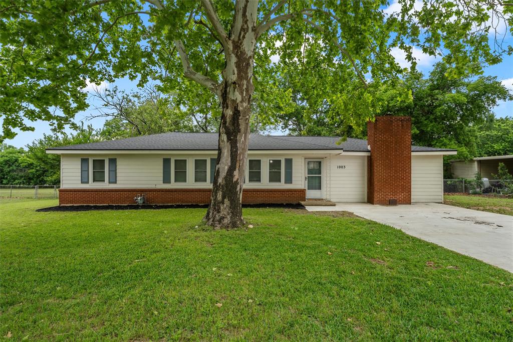 1003 Donlo Street Property Photo 1