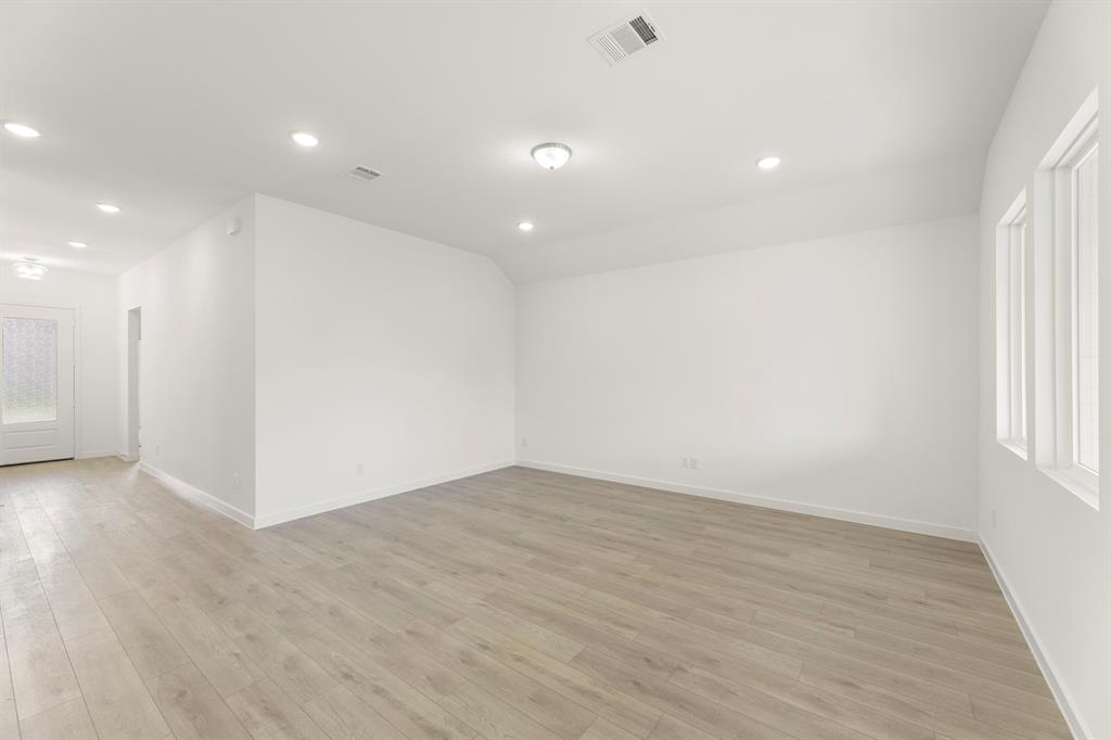 1516 Eagle Meadow Trail Property Photo 11
