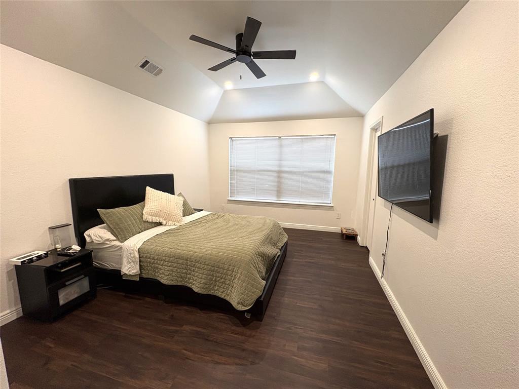 6923 Rolling Creek Lane Property Photo 14