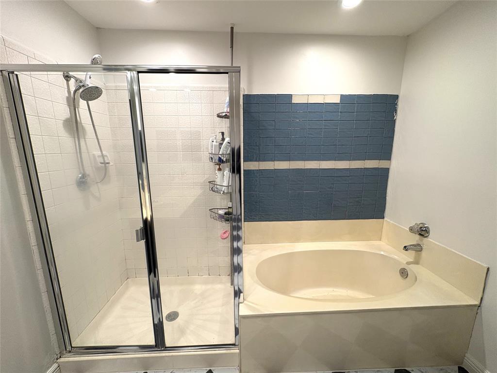6923 Rolling Creek Lane Property Photo 16