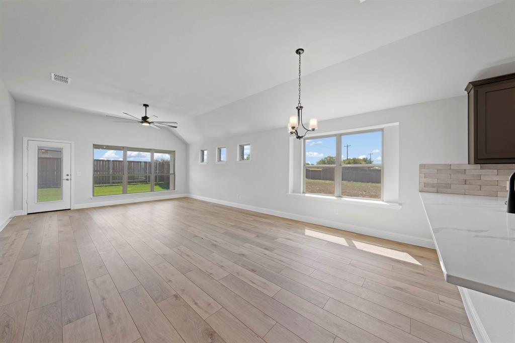 2421 Stardust Trail Property Photo 8
