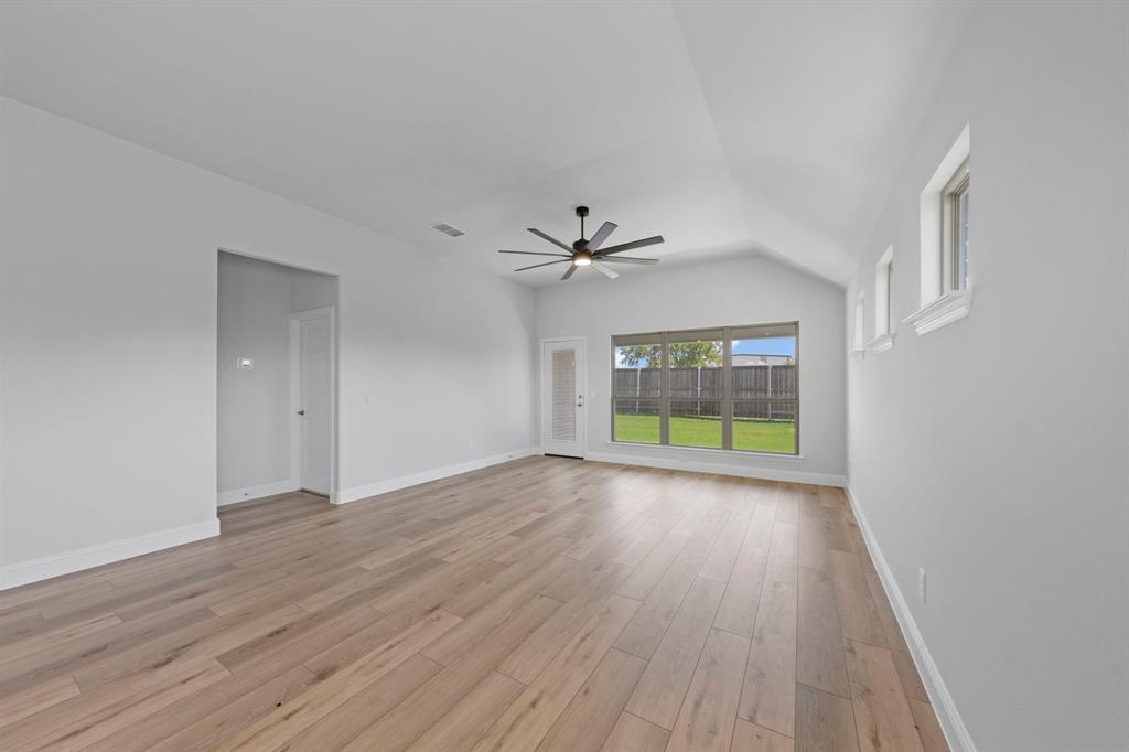 2421 Stardust Trail Property Photo 9