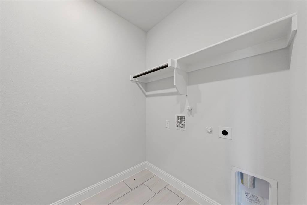 2421 Stardust Trail Property Photo 14