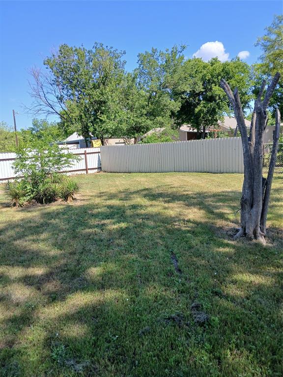 208 E 9th Street Property Photo 24