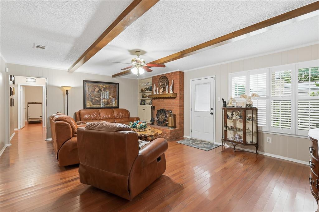 2604 Meadow Place Property Photo 3